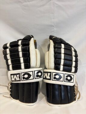 Vintage Cooper Pro-Guard M-HG1500 Hockey Gloves – Black & White Boston Bruins